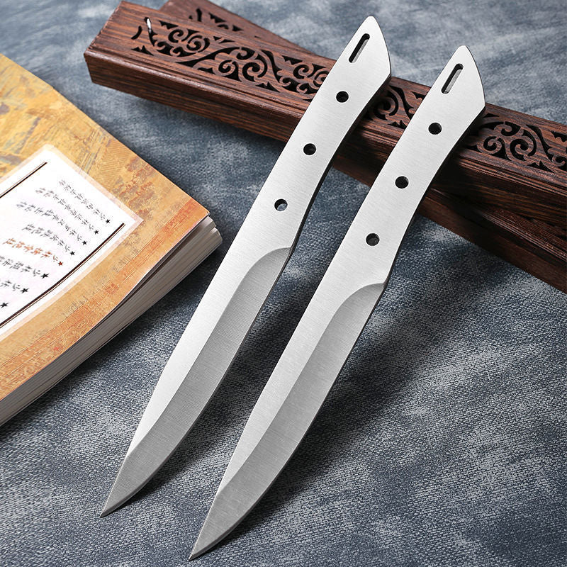 Outdoor Kitchen Throwing Knives