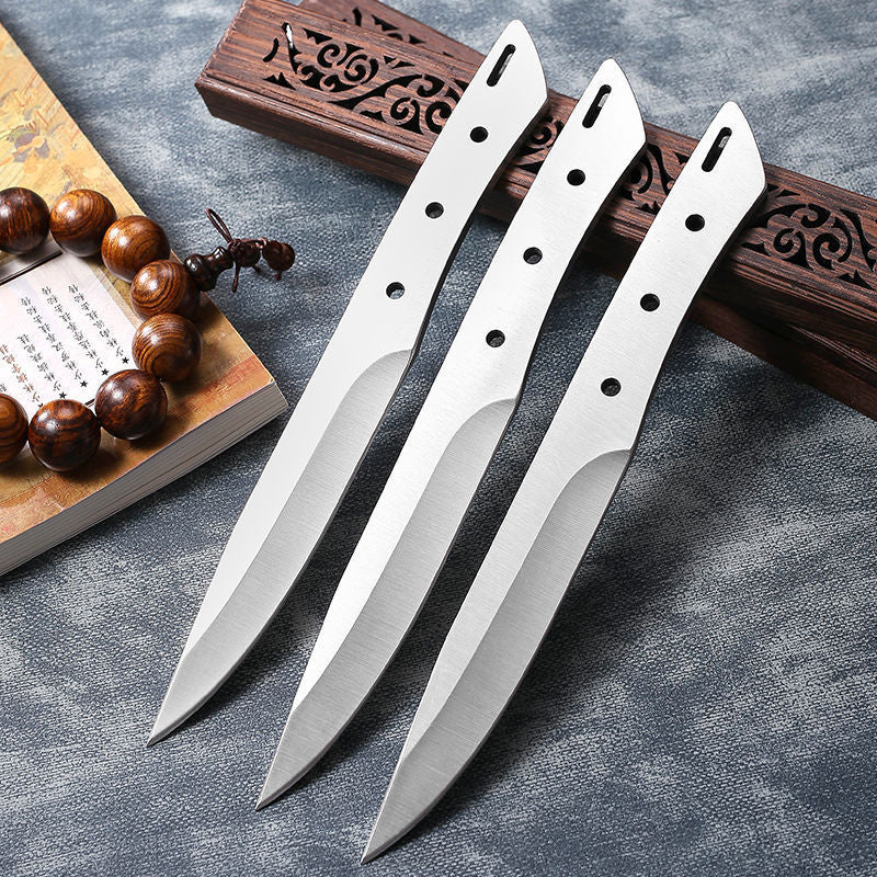Outdoor Kitchen Throwing Knives